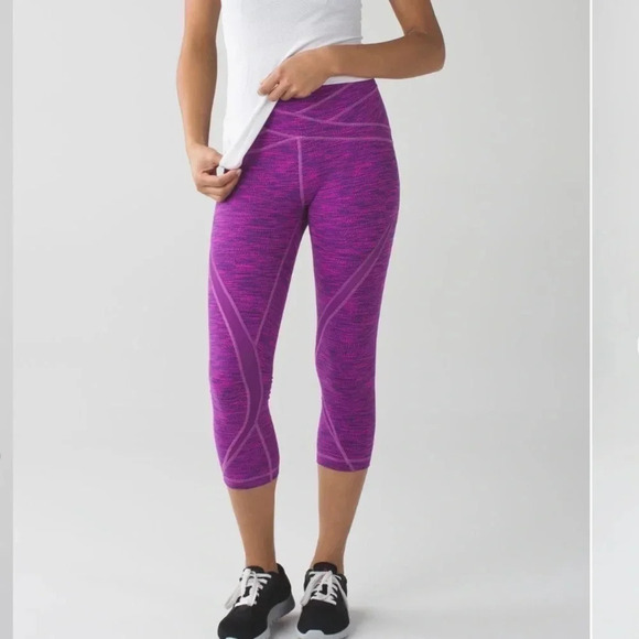 Lululemon Free Flow Crop Size 6 - Picture 4 of 12